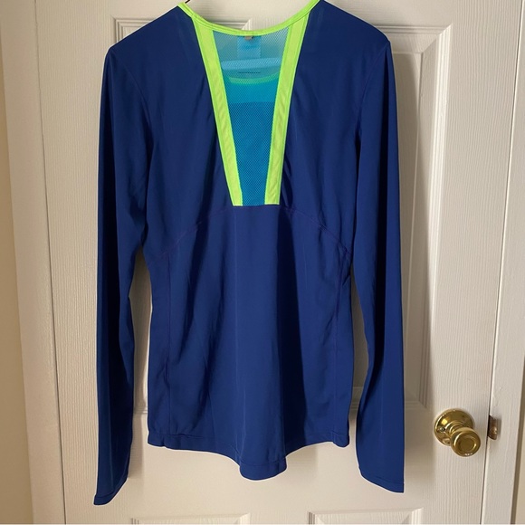 NWT Nike Running Women’s Long Sleeve T-shirt - Picture 4 of 6